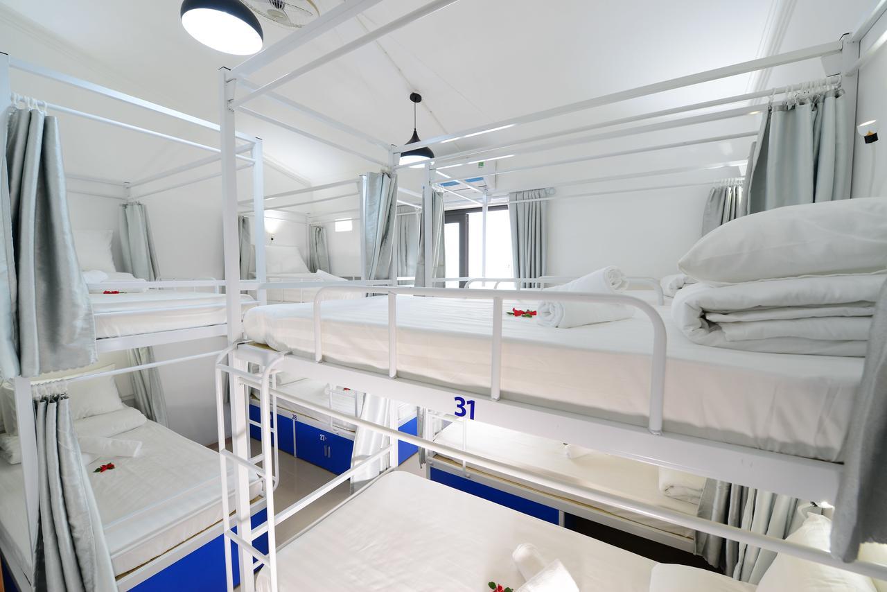 Pillow Backpacker Hostel (Adults Only) Hanoi Exteriör bild