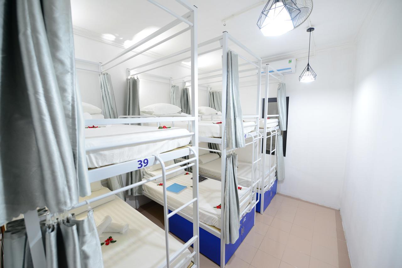 Pillow Backpacker Hostel (Adults Only) Hanoi Exteriör bild