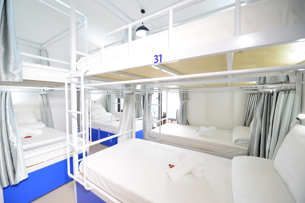 Pillow Backpacker Hostel (Adults Only) Hanoi Exteriör bild